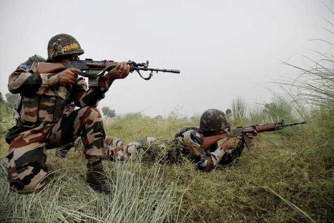 Pak intruder killed, 2 held as army foils LoC infiltration bid