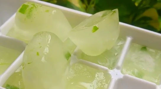 Ice Cubes: Your Secret Weapon for Age-Defying Beauty