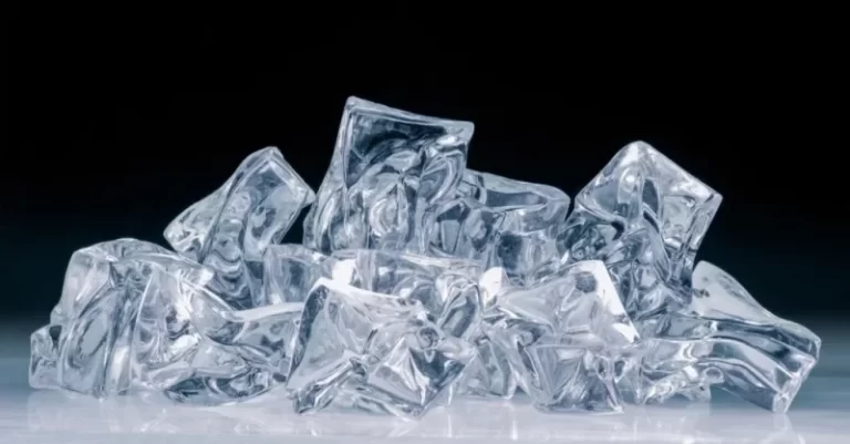 Ice Cubes: Your Secret Weapon for Age-Defying Beauty