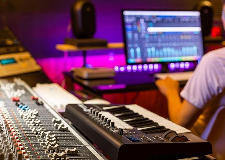 The Future of Music Education: Why Online Music Production Courses Are Booming